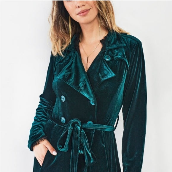 Green Velvet Long Sleeve Smoking Jacket - Picture 2 of 5